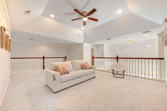 Building Photo - 2011 Spring Cedar Ln