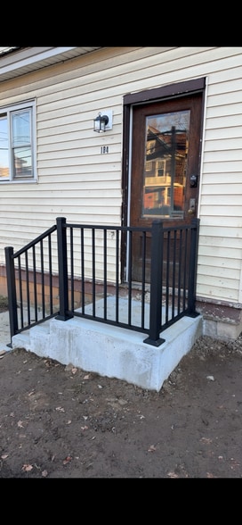 Building Photo - 184 Church St