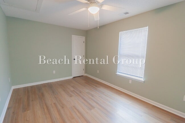 Building Photo - End Unit Townhome in Carolina Forest