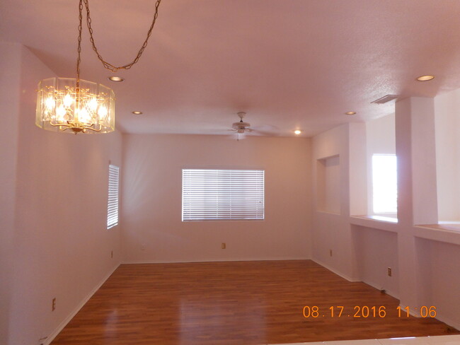 Building Photo - Beautiful 3BD/ 2 BA House For Rent