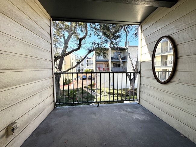 Building Photo - 4001 E NASA Pkwy