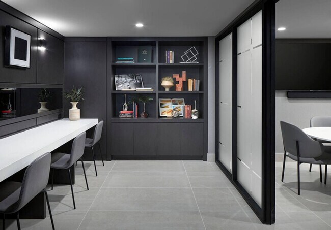 Building Photo - 161 Fairview Ave N