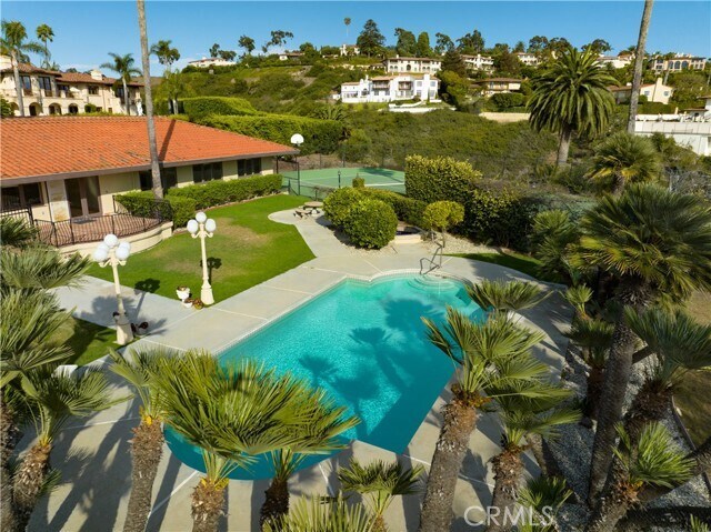 Building Photo - 984 La Cresta Pl