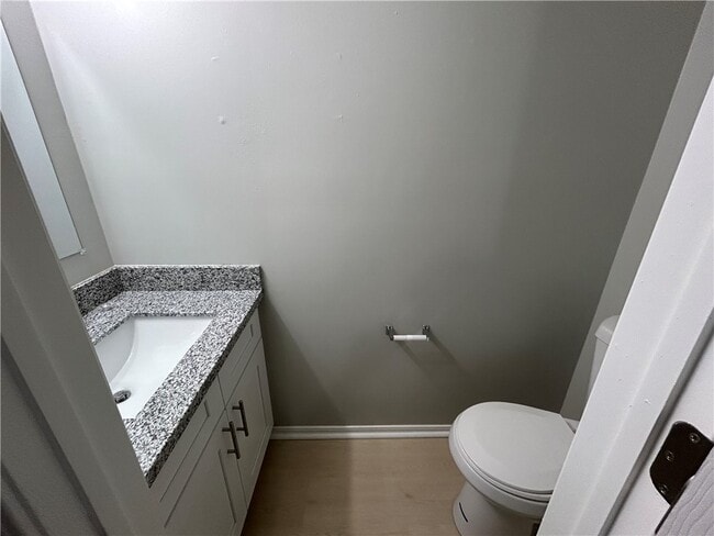 Building Photo - 1379 E Sequoyah Ct