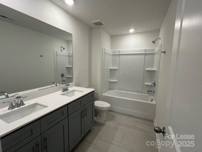 Building Photo - 2141 Sunflower Cir