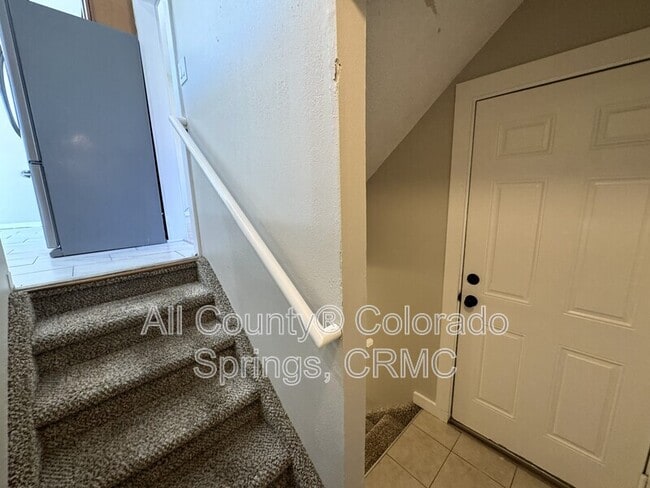 Building Photo - 5185 Nolte Dr N