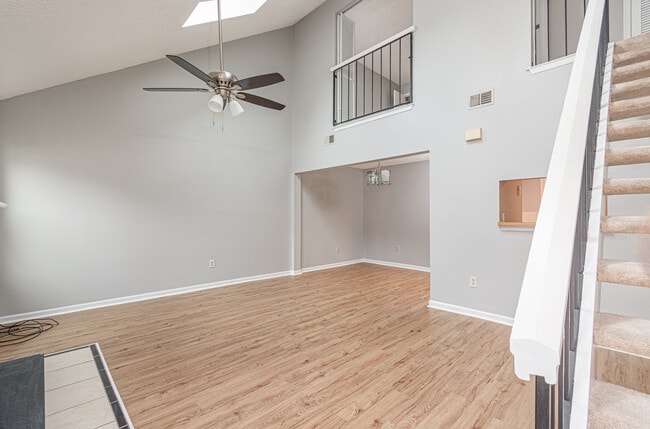 Family room - 655 Biltmore Dr