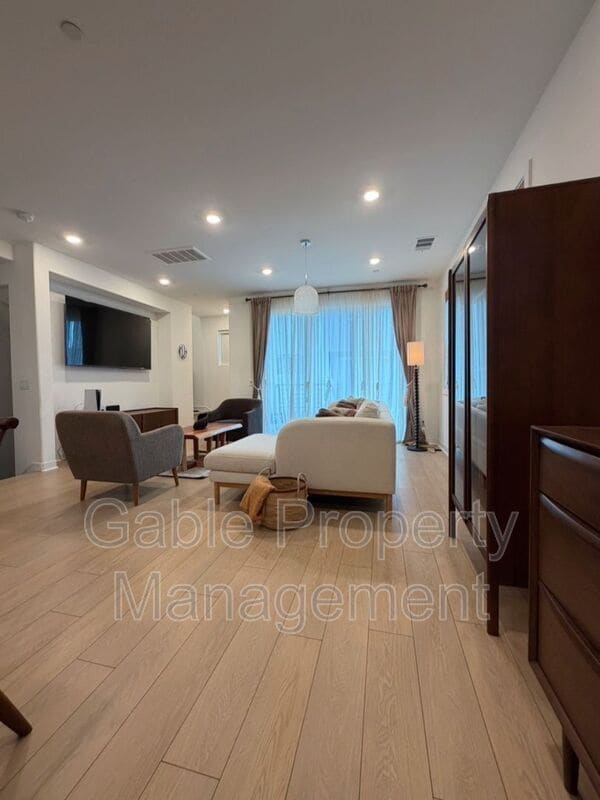 Building Photo - 27465 Viero Pl