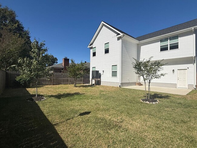 Building Photo - Like New Norfolk Single Family Home
