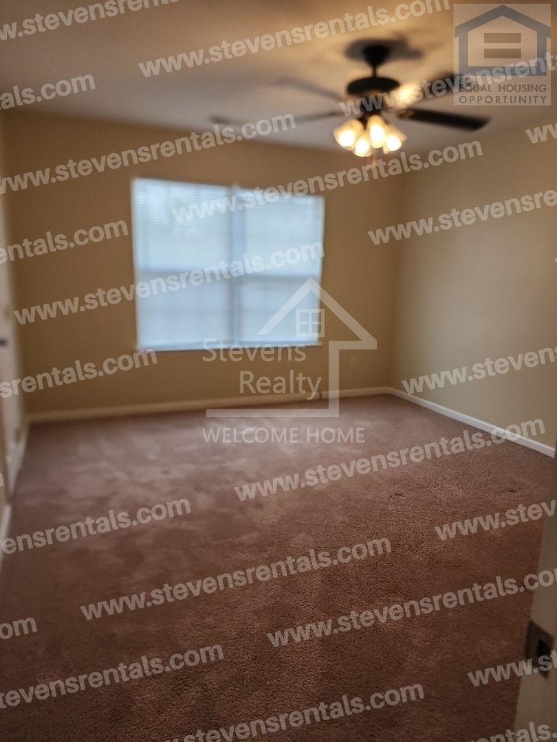 Building Photo - 1207 Holly Ave