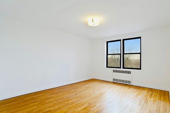 Building Photo - 1119 Ocean Pkwy
