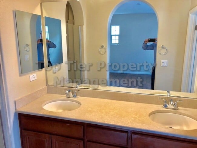 Building Photo - Beautiful 2 Bd/2.5 Ba/1,730 sqft Townhouse in San Ramon available for Lease