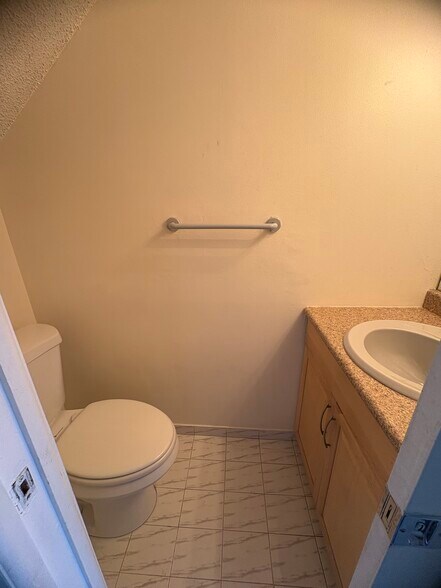 Building Photo - 5625 W 26th Ct
