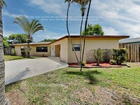 Building Photo - 2540 SW 11th Ct