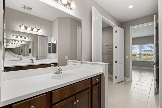 Building Photo - 10072 Lake Wales Cir