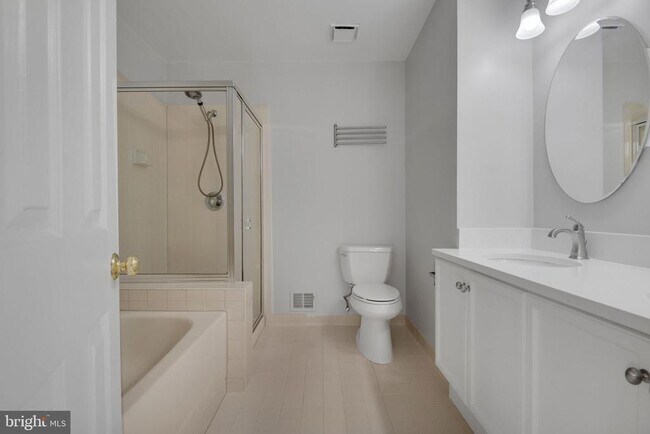 Building Photo - 7267 Olde Lantern Way