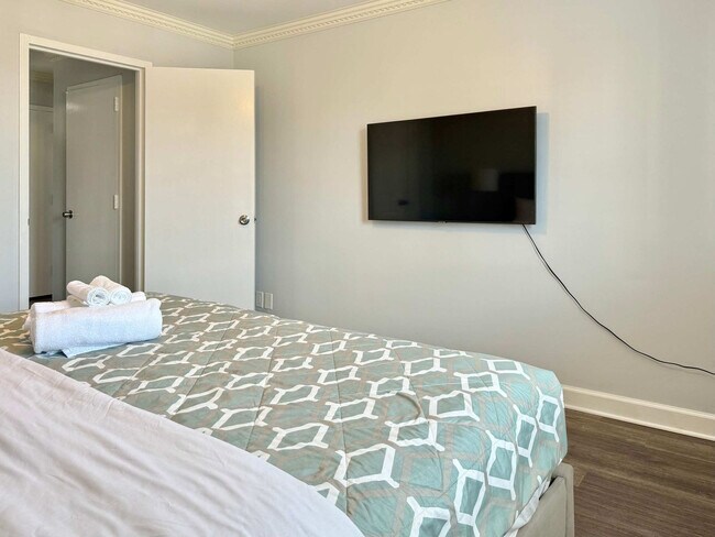 Building Photo - 215 Piedmont Ave NE