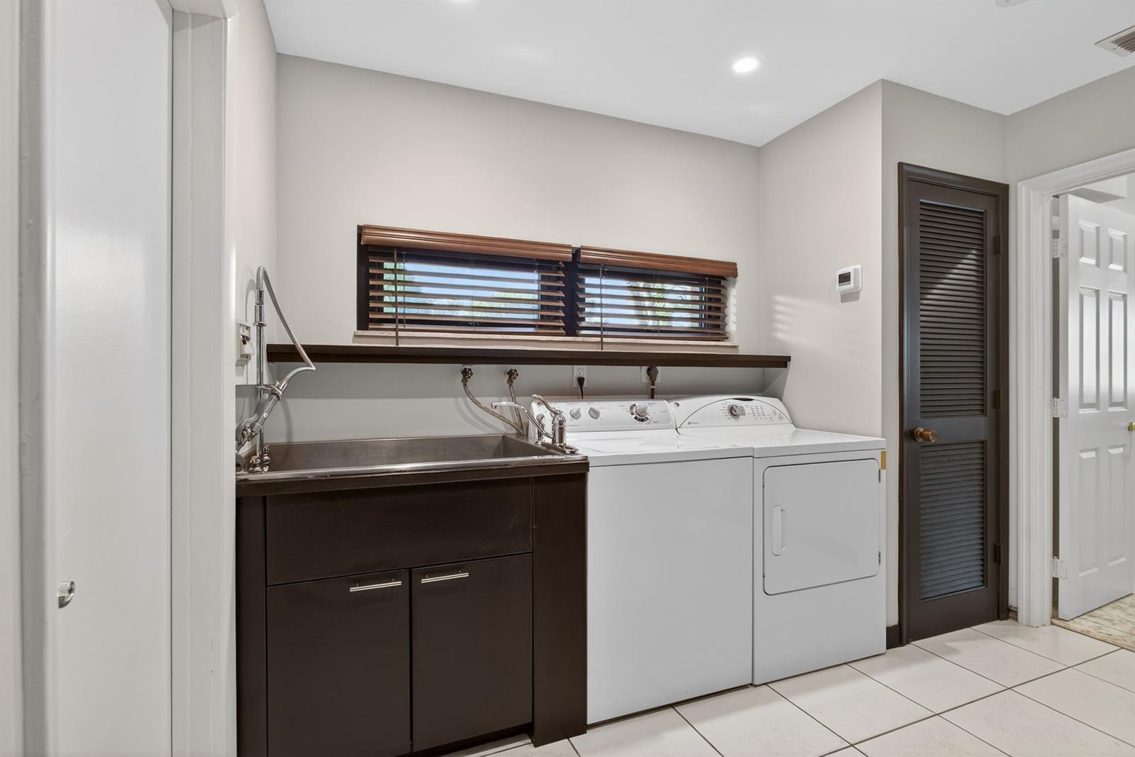 Building Photo - 3170 Estates Dr