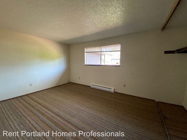 Building Photo - 3809-3811 SE 164th Ave