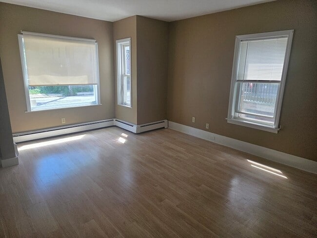 Building Photo - 5-7 Greenwood Street Unit B