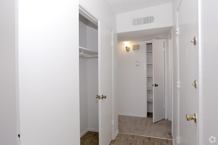 Lots of closet space - Villa Ciento Apartments