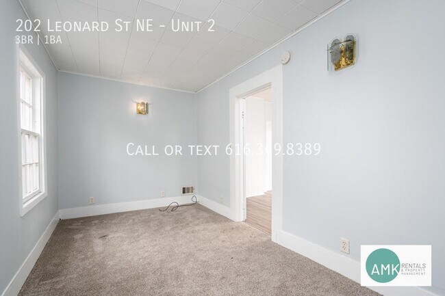 Building Photo - 202 Leonard St NE