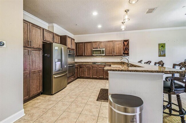 Building Photo - 6533 Channelside Dr