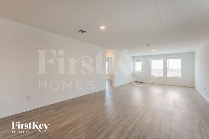 Building Photo - 2434 Double Oak Dr