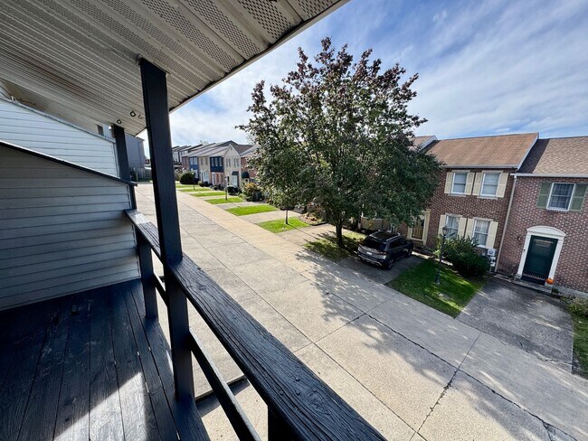 Building Photo - 3 bed/2.5 bath Townhouse near Med Center a...