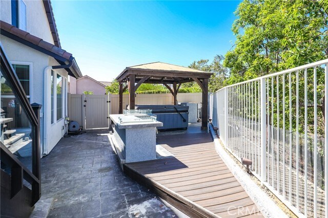 Building Photo - 52 Touraine Pl