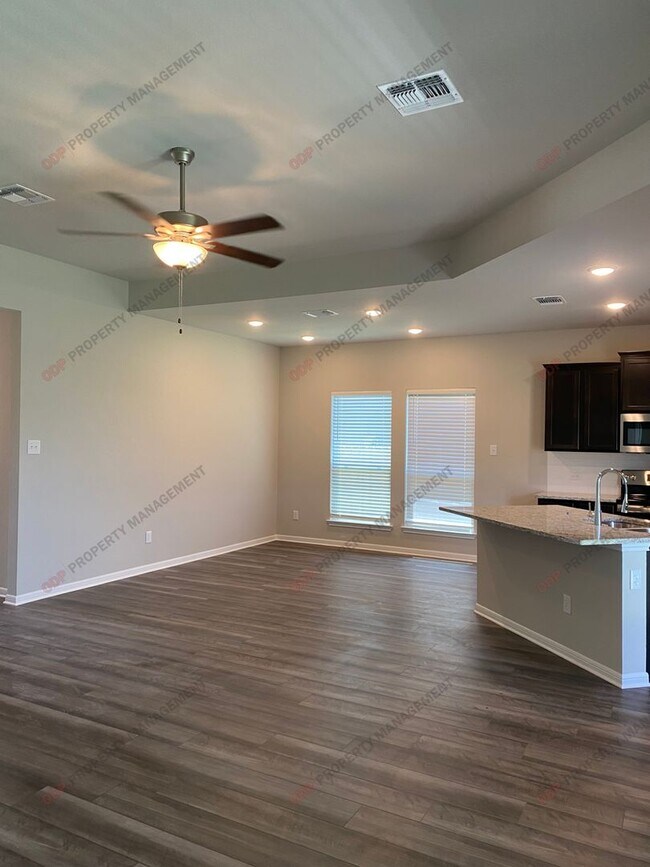 Building Photo - 4 bedroom home within Belton ISD!