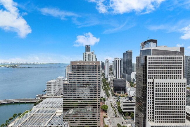 Building Photo - 485 Brickell Ave