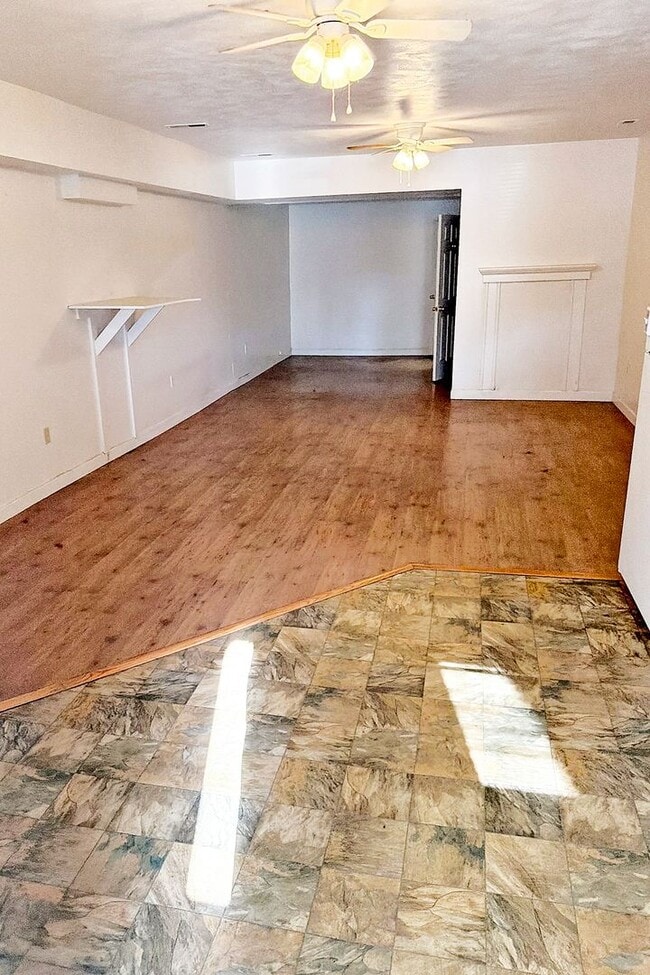 Building Photo - Pet-Friendly Studio Apartment Within Historic Scottsville Building