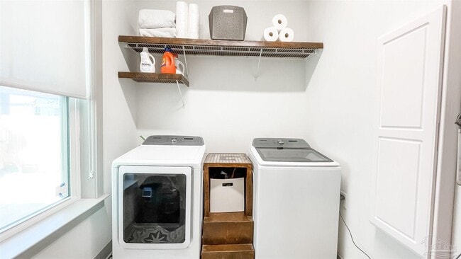 Building Photo - 1633 E Hatton St