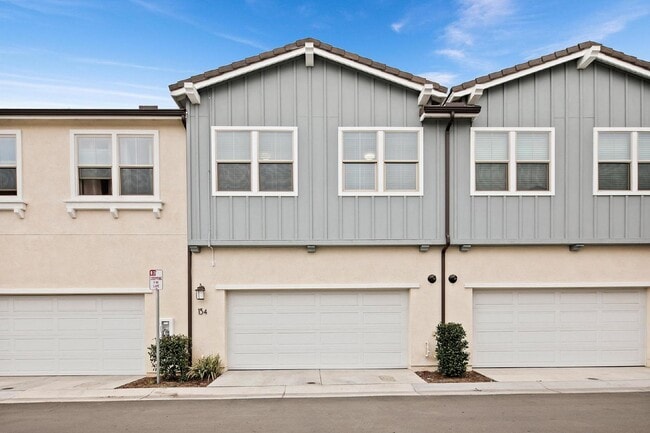 Building Photo - Village of Escaya - 3 Br 2.5 Ba - 2 car attached garage - must see this fabulous community!