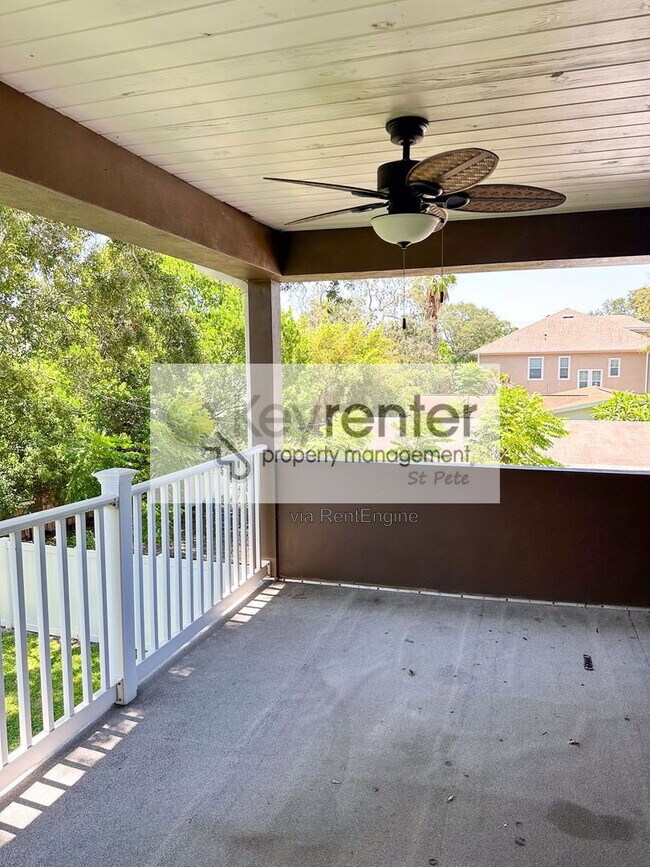 Building Photo - 3814 W El Prado Blvd