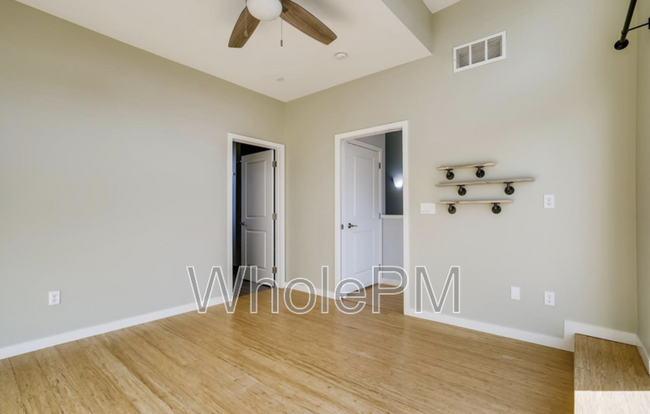 Building Photo - 2331 Glenarm Pl