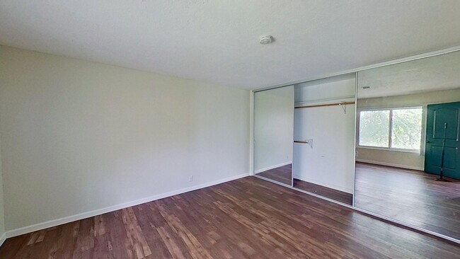 Building Photo - 21941 Rimhurst Dr