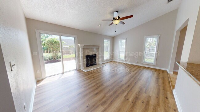 Building Photo - 14089 Lumberton Falls Dr