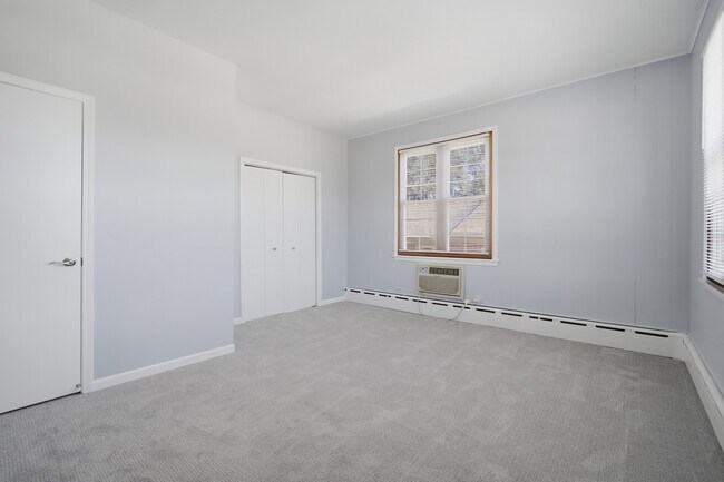 Building Photo - 7314 N Crawford Ave