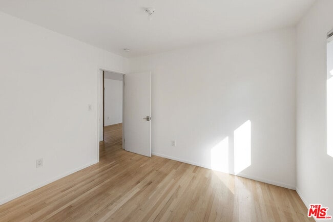 Building Photo - 5712 Buchanan St