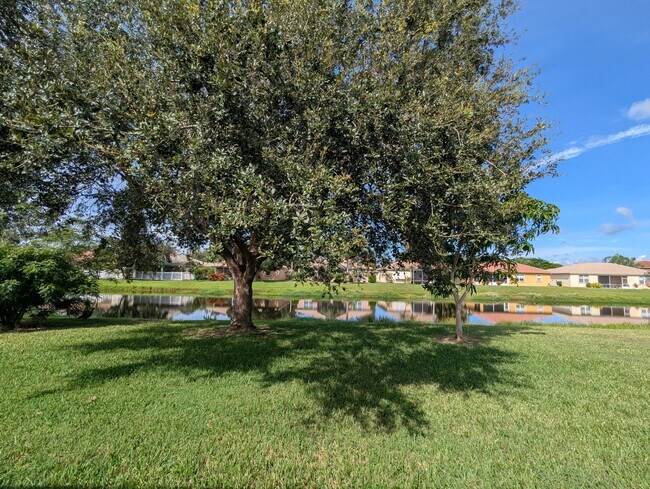 Building Photo - 589 Waverly Cir