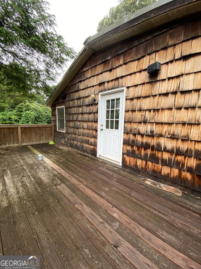 Building Photo - 1800 Timothy Rd