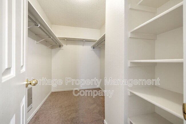 Building Photo - 17427 Sapphire Rim Dr