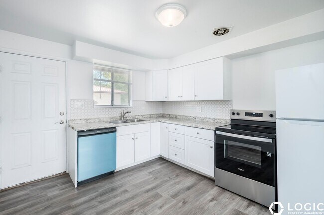 Building Photo - 266 N 300 W