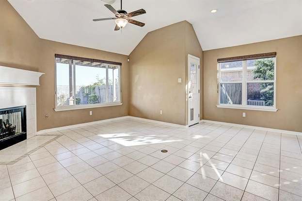 Building Photo - 2526 Lake Dale Ln