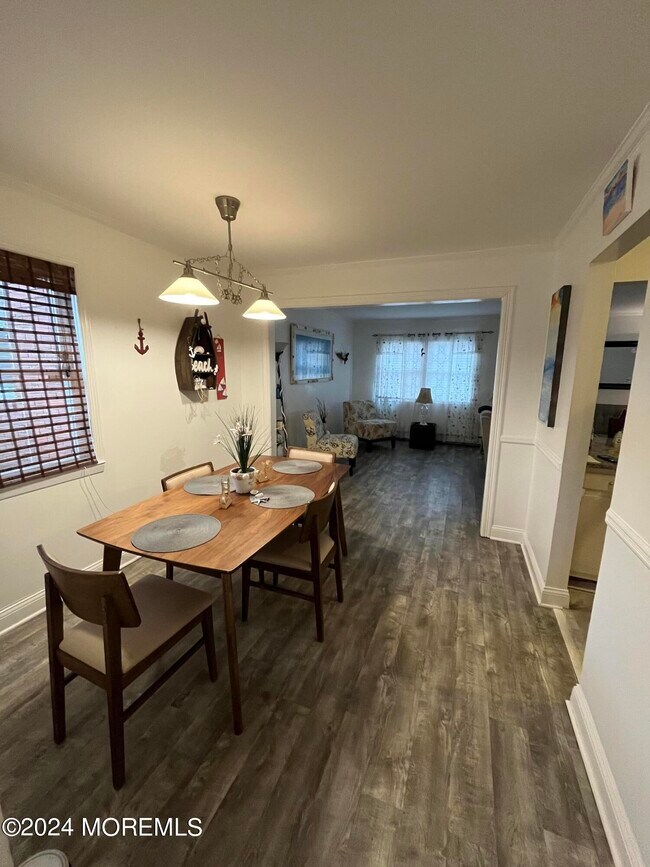 Building Photo - 364 Westwood Ave