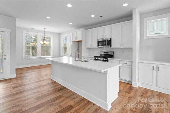 Building Photo - 628 Amalfi Dr