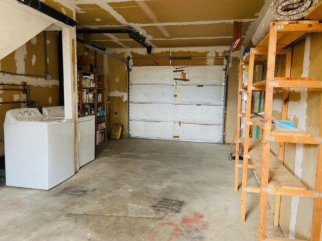 Building Photo - Cute 3 Bedroom Home in the Heart of West S...