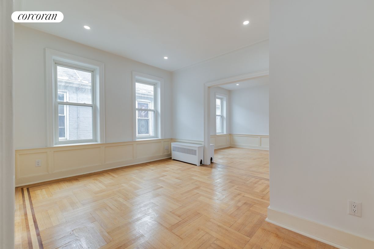 Building Photo - 152 E 53rd St